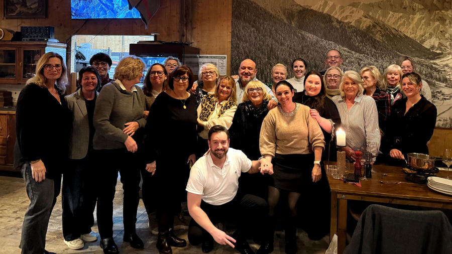 Die Lustige Weihnachtsrätinnen